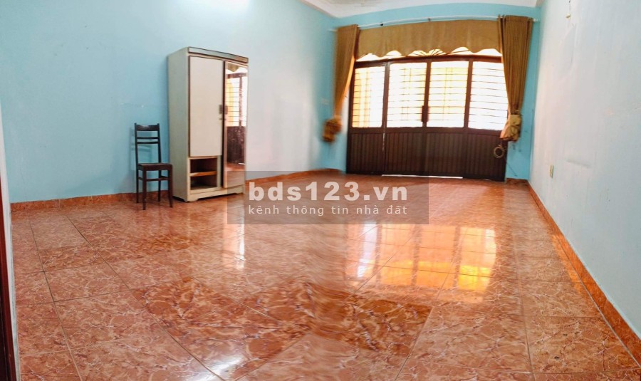 Bán nhà mặt tiền hẻm Nguyễn Oanh đúc kiên cố có sân rộng, hẻm xe ra vào thoải mái
