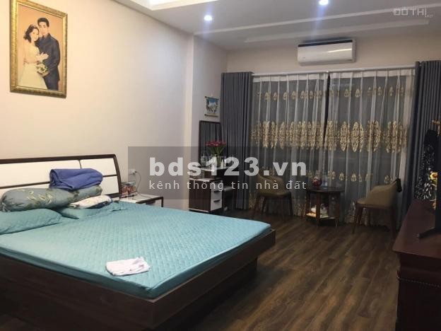 Bán nhà mặt ngõ 89 lạc long quân, 18m x 5T, mt 3.2m giá có 2.85 tỷ( kinh doanh)