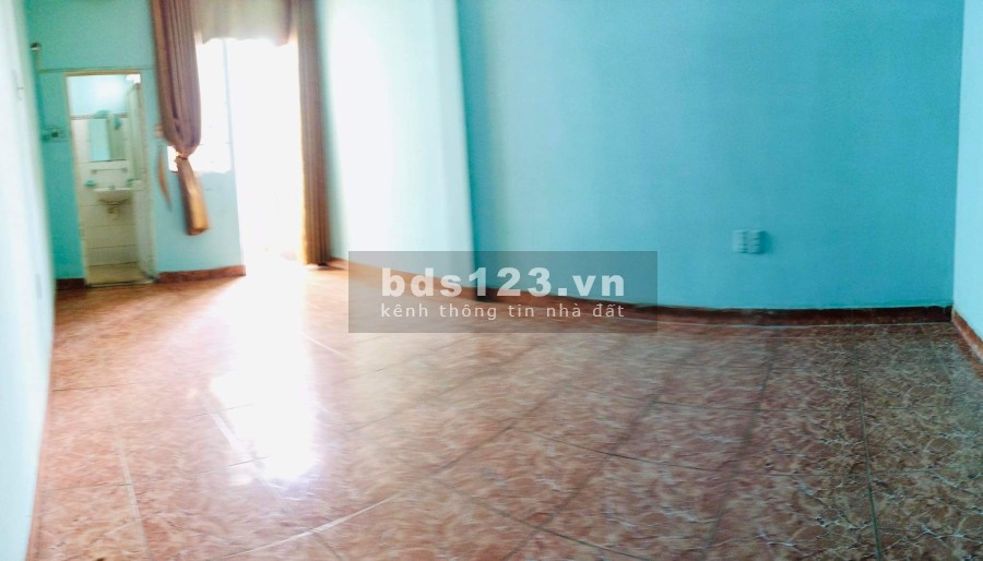Bán nhà mặt tiền hẻm Nguyễn Oanh đúc kiên cố có sân rộng, hẻm xe ra vào thoải mái