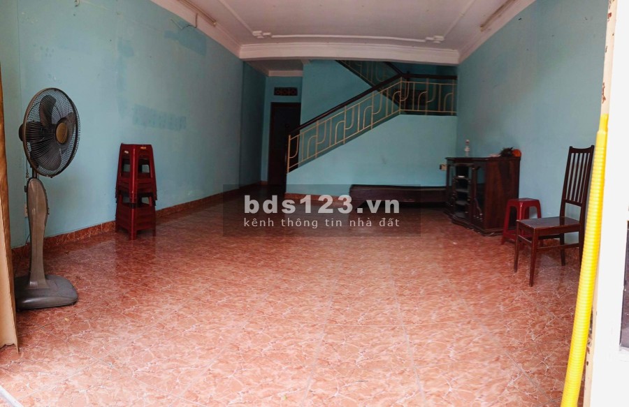 Bán nhà mặt tiền hẻm Nguyễn Oanh đúc kiên cố có sân rộng, hẻm xe ra vào thoải mái