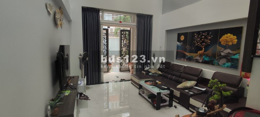 Chỉ việc xách đồ vào ở, nhà đẹp ngay Công Viên Làng Hoa Gò Vấp, dt 90m2 giá 9,7 tỷ, thương lượng