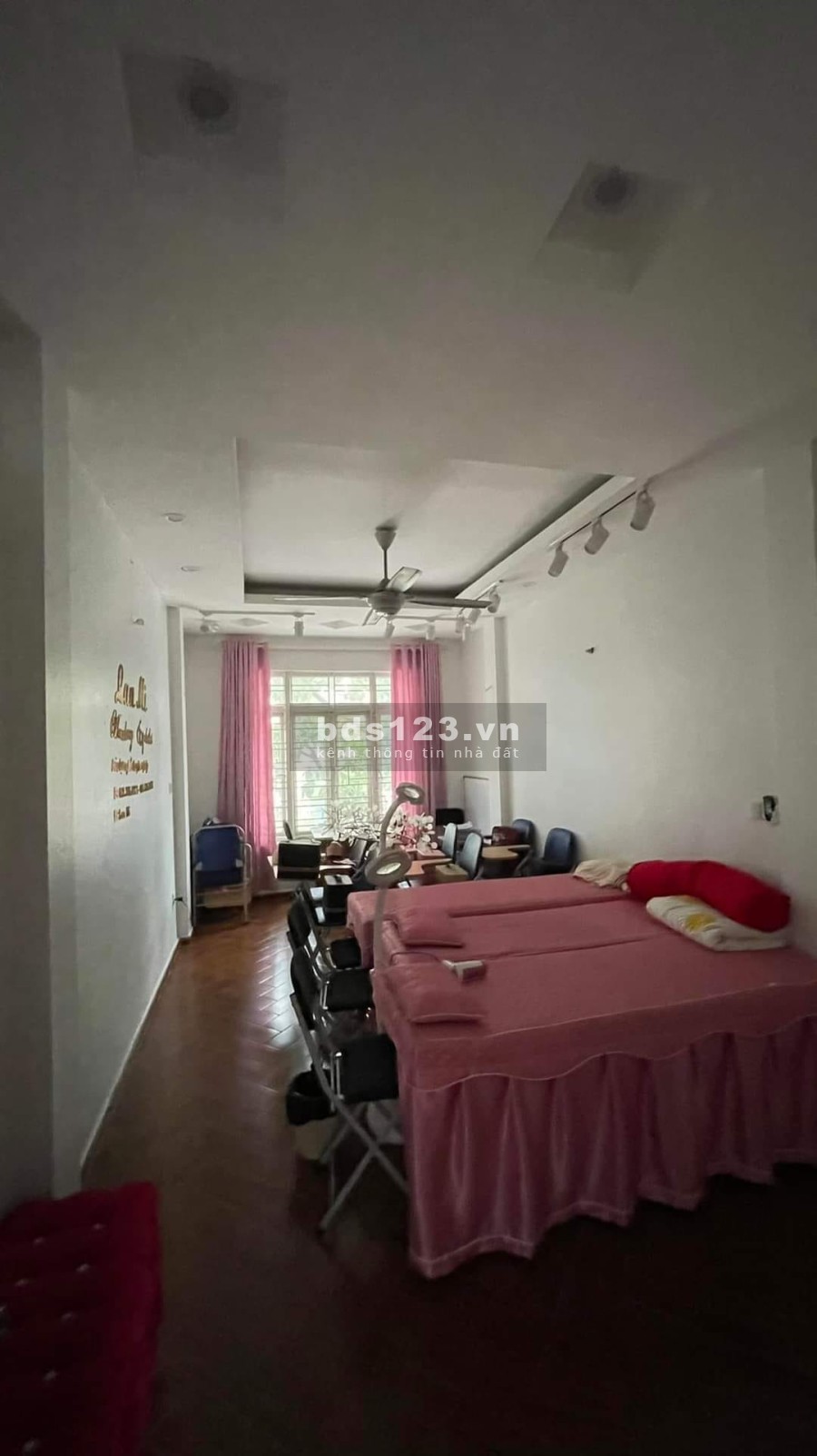Nhà đẹp, mặt phố Quốc Tử Giám ở sang trọng, trung tâm kinh doanh sầm uất