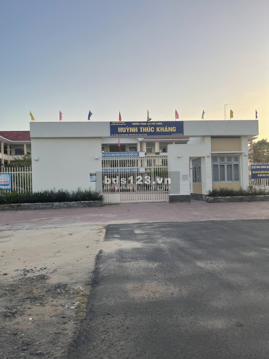 Đất mặt tiền nhựa 20m gần điểm xuống Cao tốc TP HCM Mộc Bài giá chỉ 700 triệu hết đất