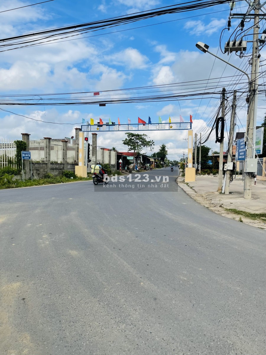 Đất mặt tiền nhựa 20m gần điểm xuống Cao tốc TP HCM Mộc Bài giá chỉ 700 triệu hết đất