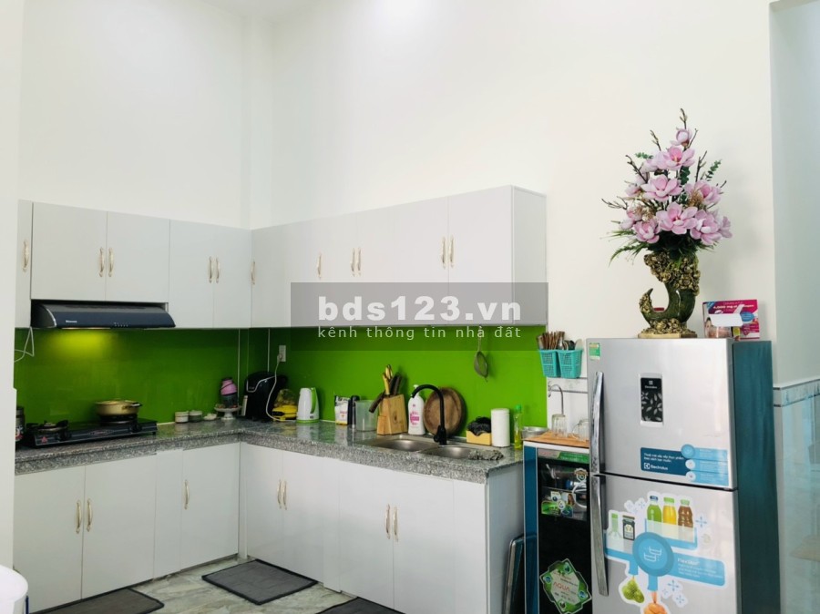 Bán Nhà sổ hồng riêng ngay mầm non Tinh Khôi, Giá 2.65 Tỷ, DT 5.2x21 (nở hậu 5.3)
