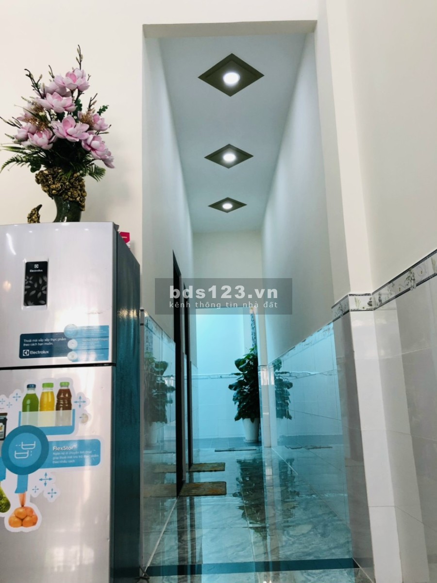 Bán Nhà sổ hồng riêng ngay mầm non Tinh Khôi, Giá 2.65 Tỷ, DT 5.2x21 (nở hậu 5.3)