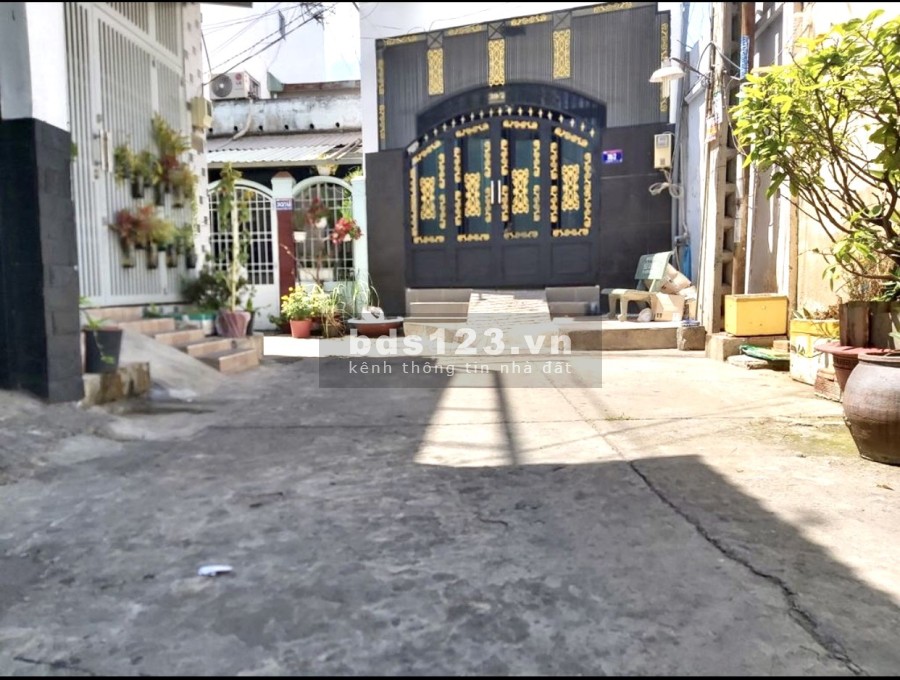 Bán nhà hẻm xe hơi Âu Dương Lân P2 Quận 8 1 lầu kiên cố liên hệ 0938793899