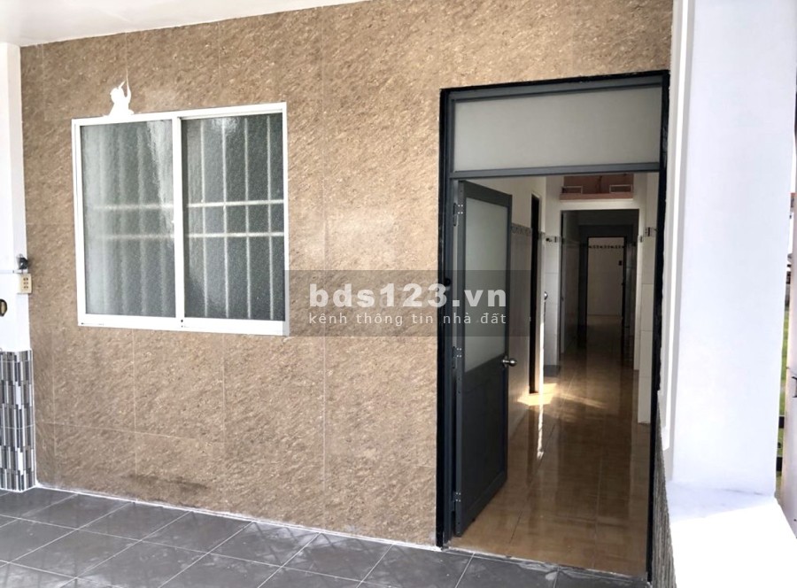 Bán nhà hẻm xe hơi Âu Dương Lân P2 Quận 8 1 lầu kiên cố liên hệ 0938793899