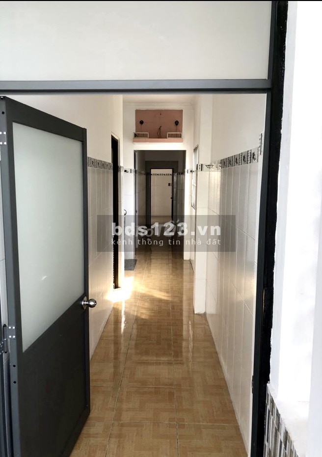 Bán nhà hẻm xe hơi Âu Dương Lân P2 Quận 8 1 lầu kiên cố liên hệ 0938793899