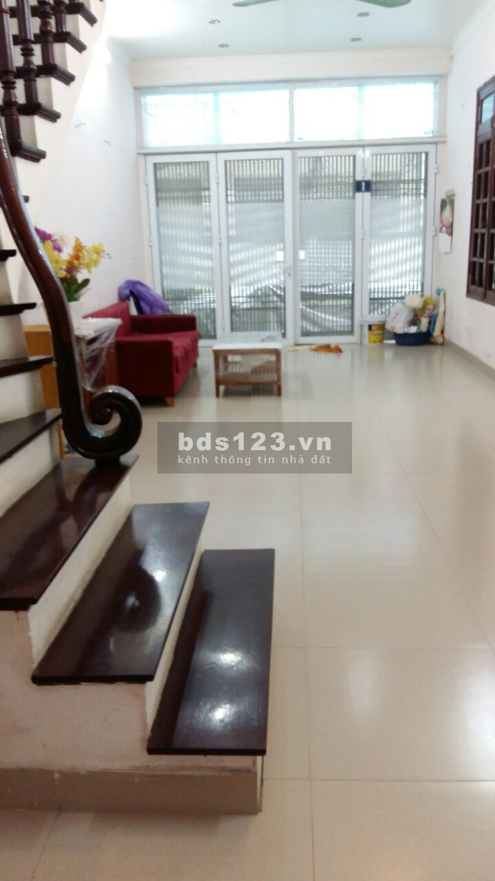 Nhà lô góc 5 tầng x 48m2 ô tô vào nhà phố Chùa Láng giá 8,4 tỷ. LH 0912442669
