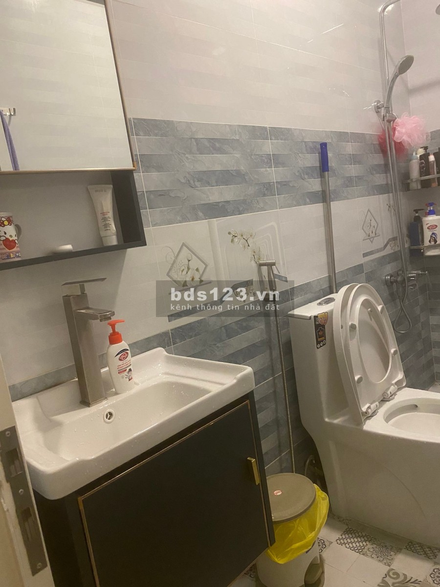 Bán nhà mặt tiền Tân Phú, 4 tầng đúc dt 4x16m, Nguyễn Sơn Phú Thạnh, Quận Tân Phú, chỉ 8.7 tỷ