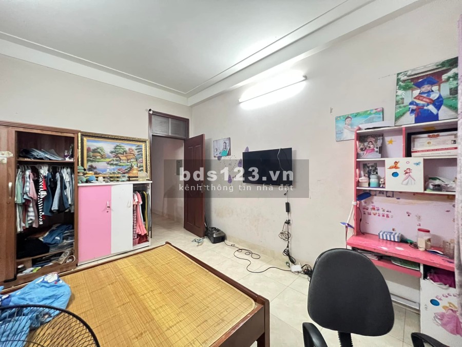 Bán gấp nhà nguyên căn 4 tầng kinh doanh tốt, ô tô đỗ cửa giá 5.4 tỷ, có thương lượng