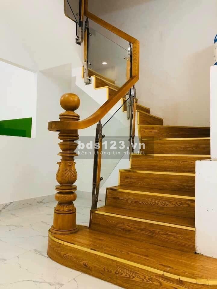 Bán nhà Trần Văn Quang diện tích 4.5x15 Trệt 2 Lầu Xe Ngủ Trong Nhà giá bán 6.5 tỷ