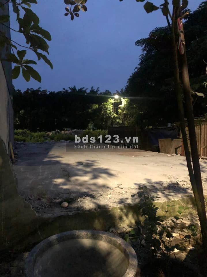 Ông Anh đẹp trai nhờ bán 80m2 TĐC Kiêu Kỵ, Gia Lâm có vỉa hè cách Vinhomes Ocean Park 1.5km.