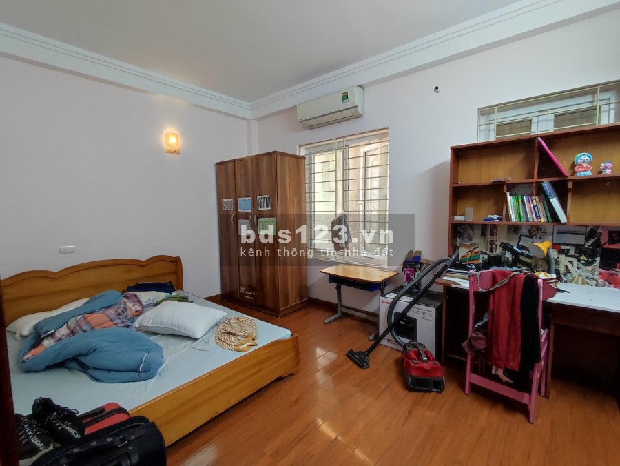 Bán nhà nguyên căn gỗ Lim cực hot Yên Hoà ô tô đỗ cổng ngõ thông, giá bán chỉ 5.95 tỷ