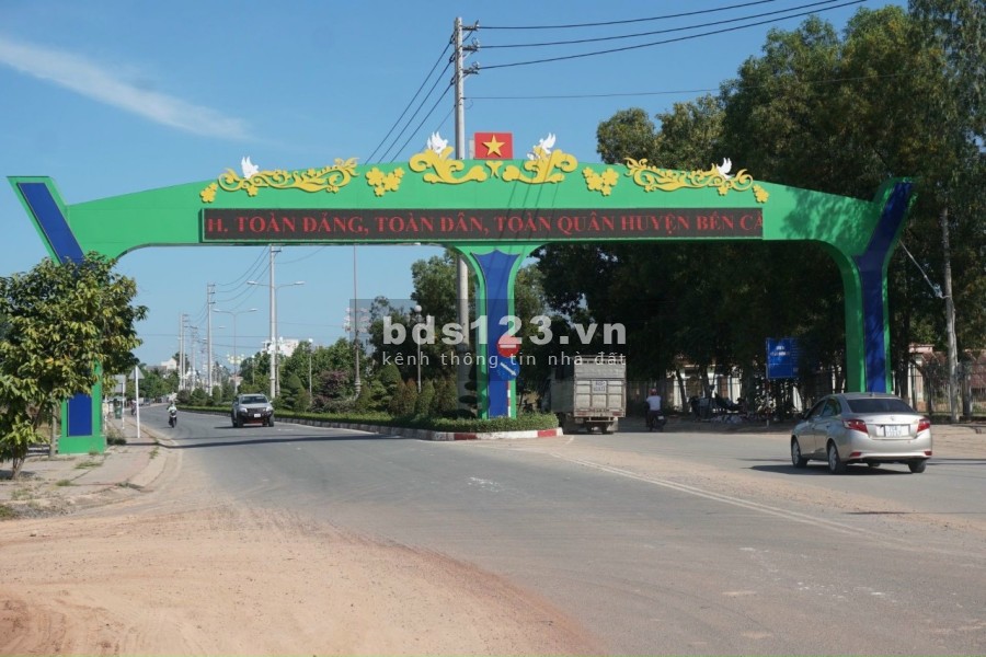 Cần bán gấp đất xây nhà tại ngay trung tâm Bến Cầu - Tây Ninh hỗ trợ vay