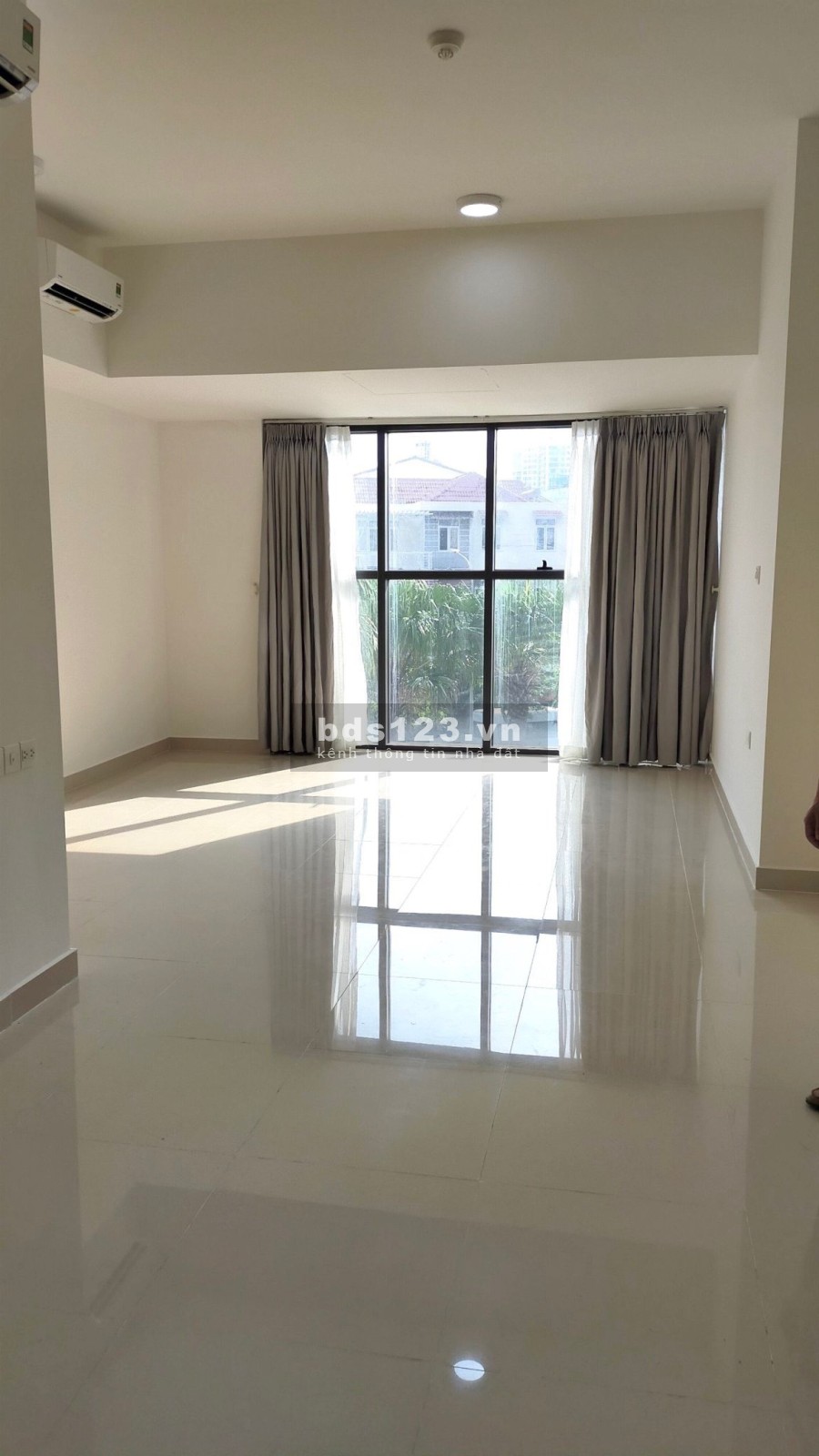 Cho thuê offitecl the Sun Avenue Quận 2 giá cho thuê 10 triệu/tháng, lh 0909370517