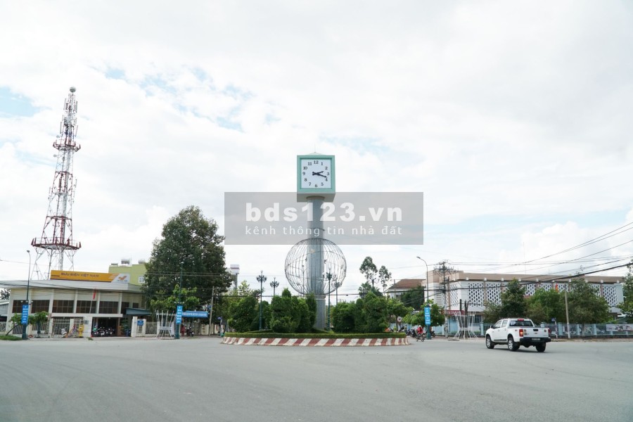 Cần bán gấp đất xây nhà tại ngay trung tâm Bến Cầu - Tây Ninh hỗ trợ vay