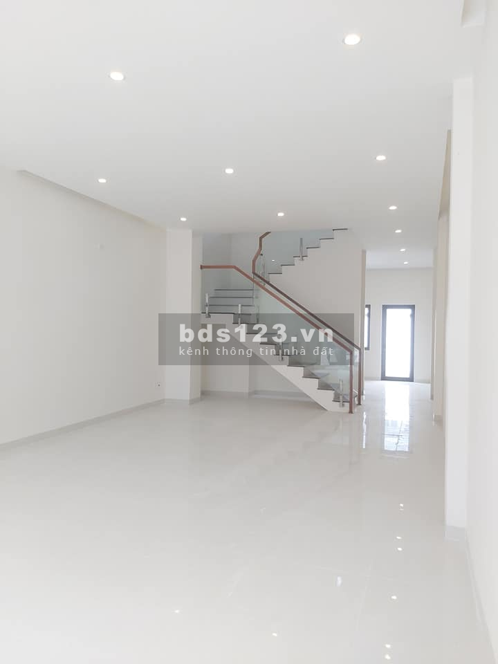 Cần cho thuê nhà 3 tầng shophouse Khu Dân Cư Bắc Lợi trung tâm TP Quảng Ngãi