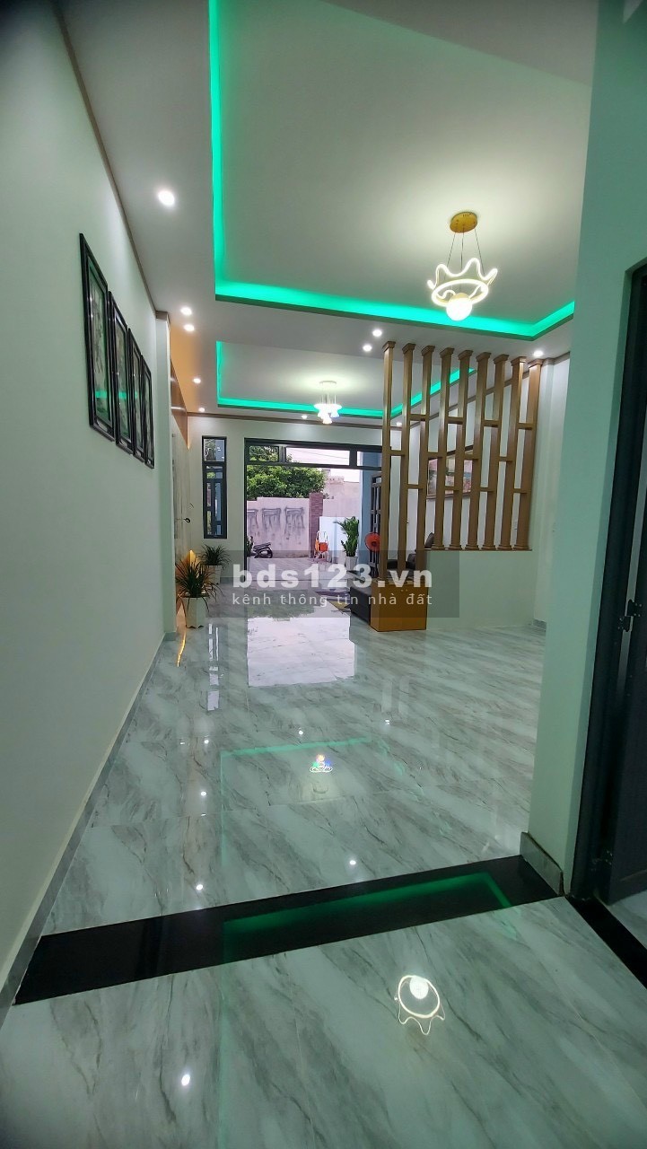 Bán Căn Nhà SHR Ngay Vật Liệu Sơn Hằng, DT 5x30, Giá 3.05 Tỷ (Thương Lượng)