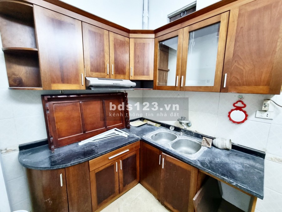 Bán nhà chính chủ ngõ 127 Văn Cao diện tích sử dụng 35m mt 3,2m giá bán 3.5 tỷ