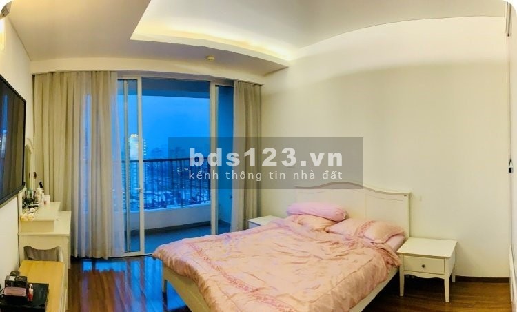 Chủ nhà cần bán gấp căn góc 2 mt 3 pn dtsd 134m2 full nội thất sổ hồng giá chỉ 7.599 tỷ thương lượng
