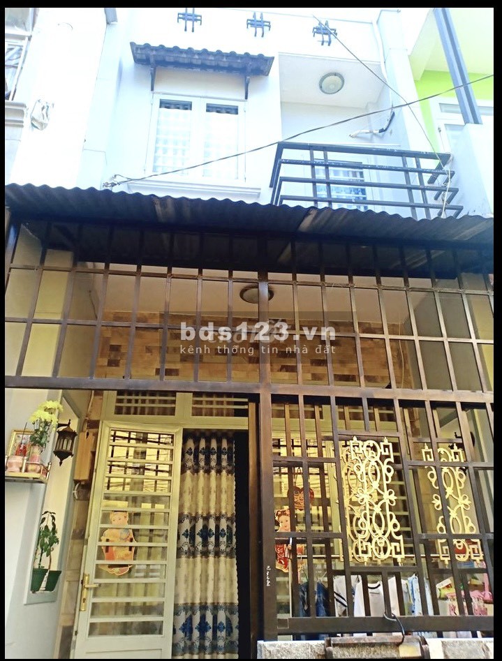 Bán nhà hẻm thông gần chợ Cầu Quận 12 có sổ hồng giá bán 2.65 tỷ, liên hệ 0976874054