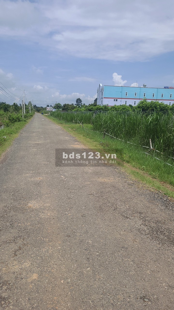 Bán lô đất sát cổng phụ khu công nghiệp Phước Đông và DT782 chỉ 680 triệu, lh 0375921658