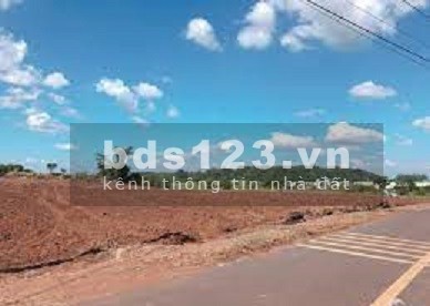 Bán nhanh 1123,5m2 đất mặt tiền khu visip giá 450 triệu giá tốt đầu tư sinh lời cao có sẵn sổ hồng