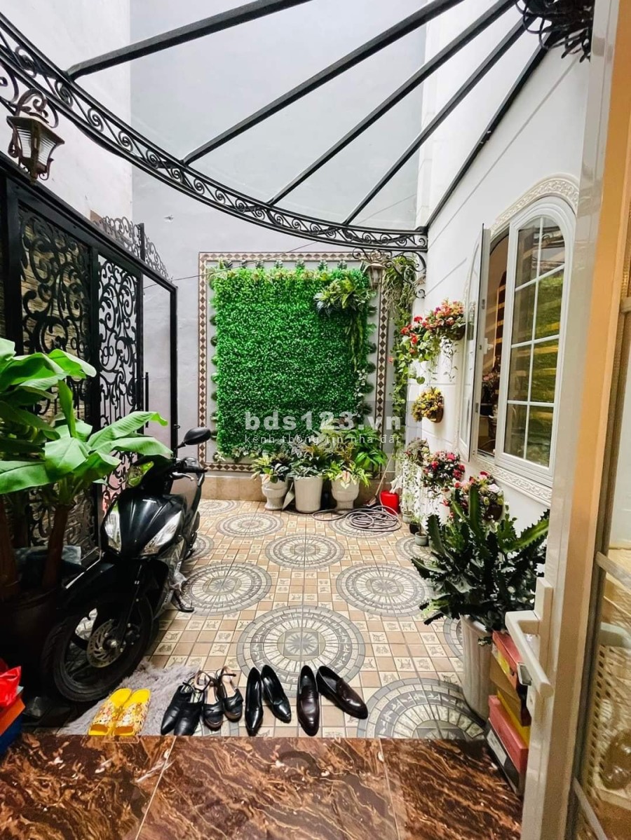 Bán nhà Đào tấn ba gác đỗ cửa tặng lại đồ sát phố tiện ích vô vàn, giá bán 7.4 tỷ, sổ sẵn