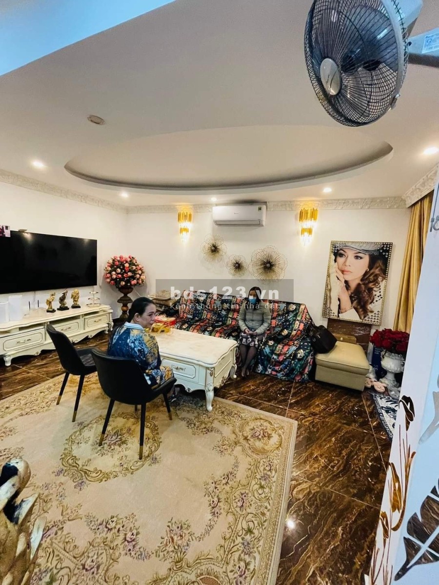 Bán nhà Đào tấn ba gác đỗ cửa tặng lại đồ sát phố tiện ích vô vàn, giá bán 7.4 tỷ, sổ sẵn