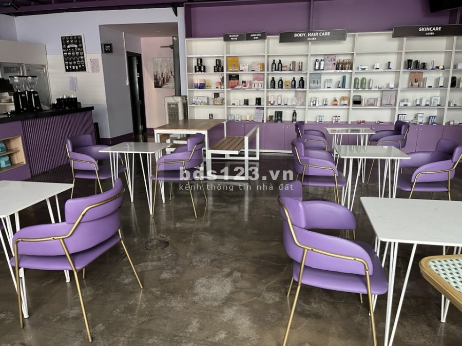 Cần sang nhượng gấp lại mặt bằng khu sầm uất tiện kinh doanh, giá tốt, lh 0379937371
