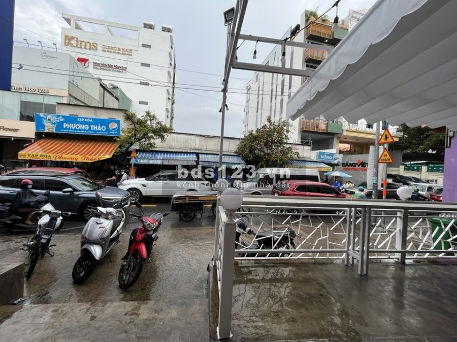 Cần sang nhượng gấp lại mặt bằng khu sầm uất tiện kinh doanh, giá tốt, lh 0379937371
