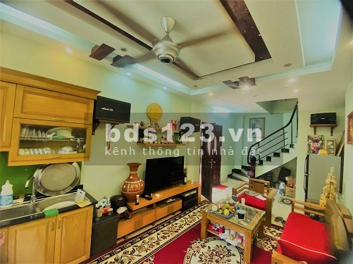 Bán nhà 3 tỷ Đức Giang Long Biên diện tích sử dụng 40,5m2 sổ đỏ sạch sẽ, bàn giao ngay