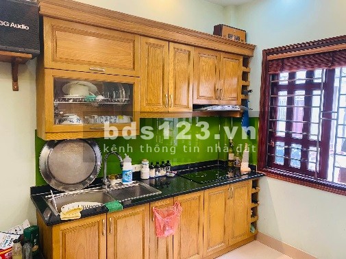 Bán nhà 3 tỷ Đức Giang Long Biên diện tích sử dụng 40,5m2 sổ đỏ sạch sẽ, bàn giao ngay