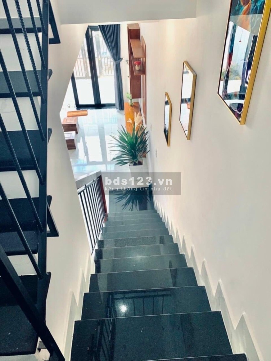 Bán nhà Bình Dương SHR vĩnh viễn - giá 2,3 tỉ còn thương lượng liên hệ 0812580307