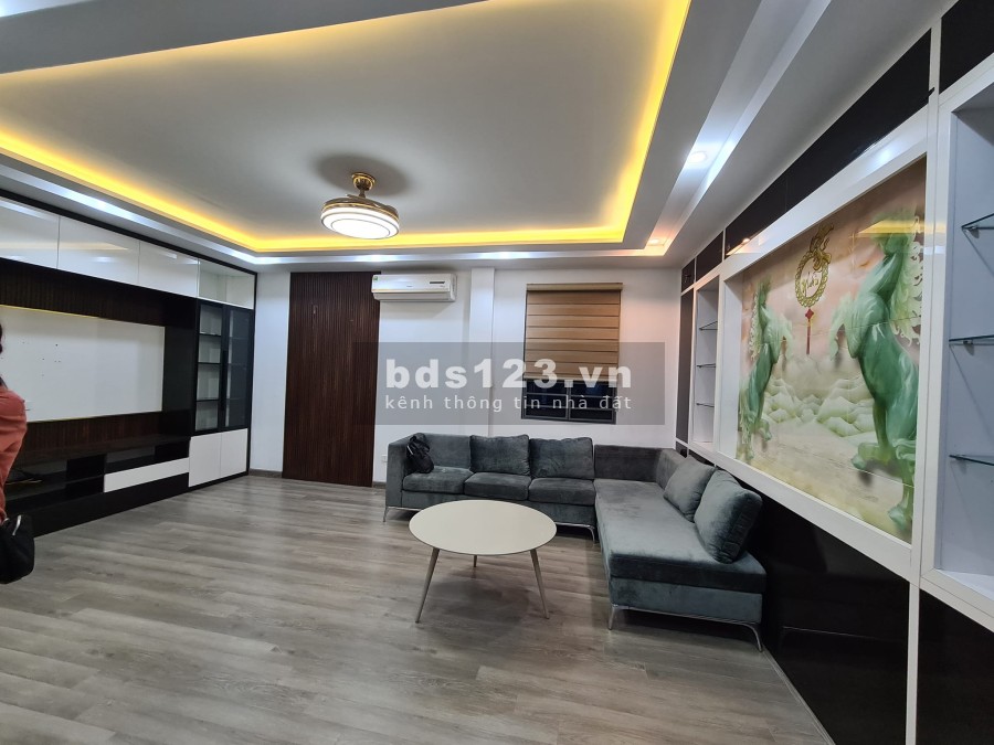 Nhà 5 tầng view Hồ Tây, ô tô đỗ cửa, vừa ở vừa là homestay, sổ đỏ chính chủ, sẵn sàng giao dịch