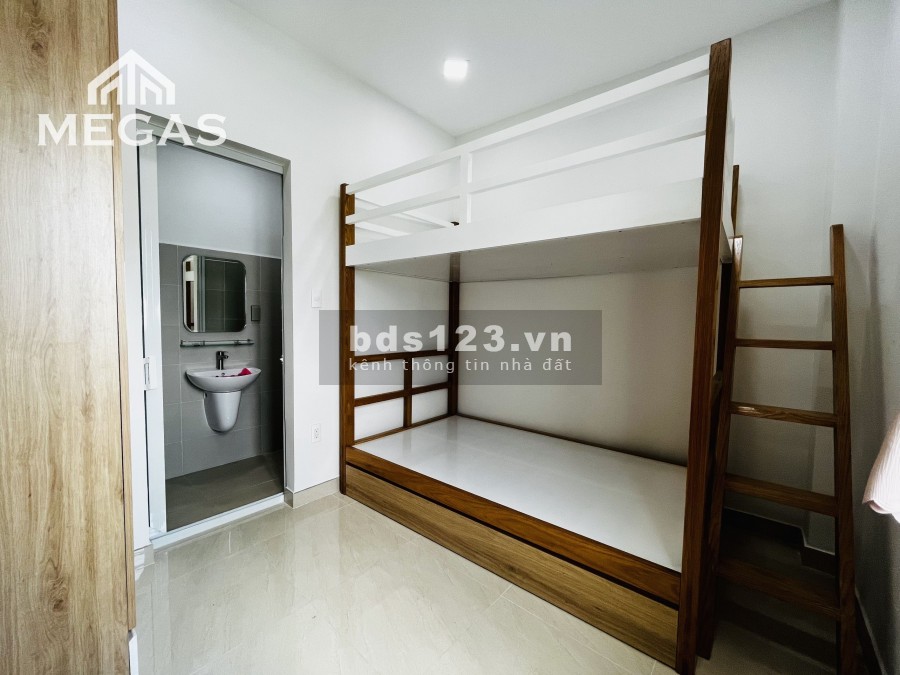 Phòng mới 100% ban công đầy đủ nội thất ngay Phan Văn Hớn - Trường Chinh lh 0778641231