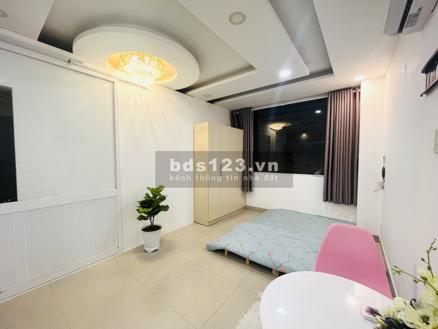 Đầy đủ nội thất cửa sổ lớn ngay Phan Văn Hớn Trường Chinh giá rẻ, toà nhà an ninh