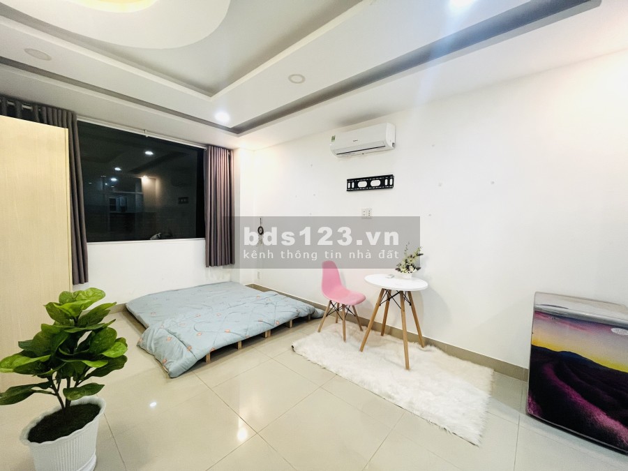 Đầy đủ nội thất cửa sổ lớn ngay Phan Văn Hớn Trường Chinh giá rẻ, toà nhà an ninh
