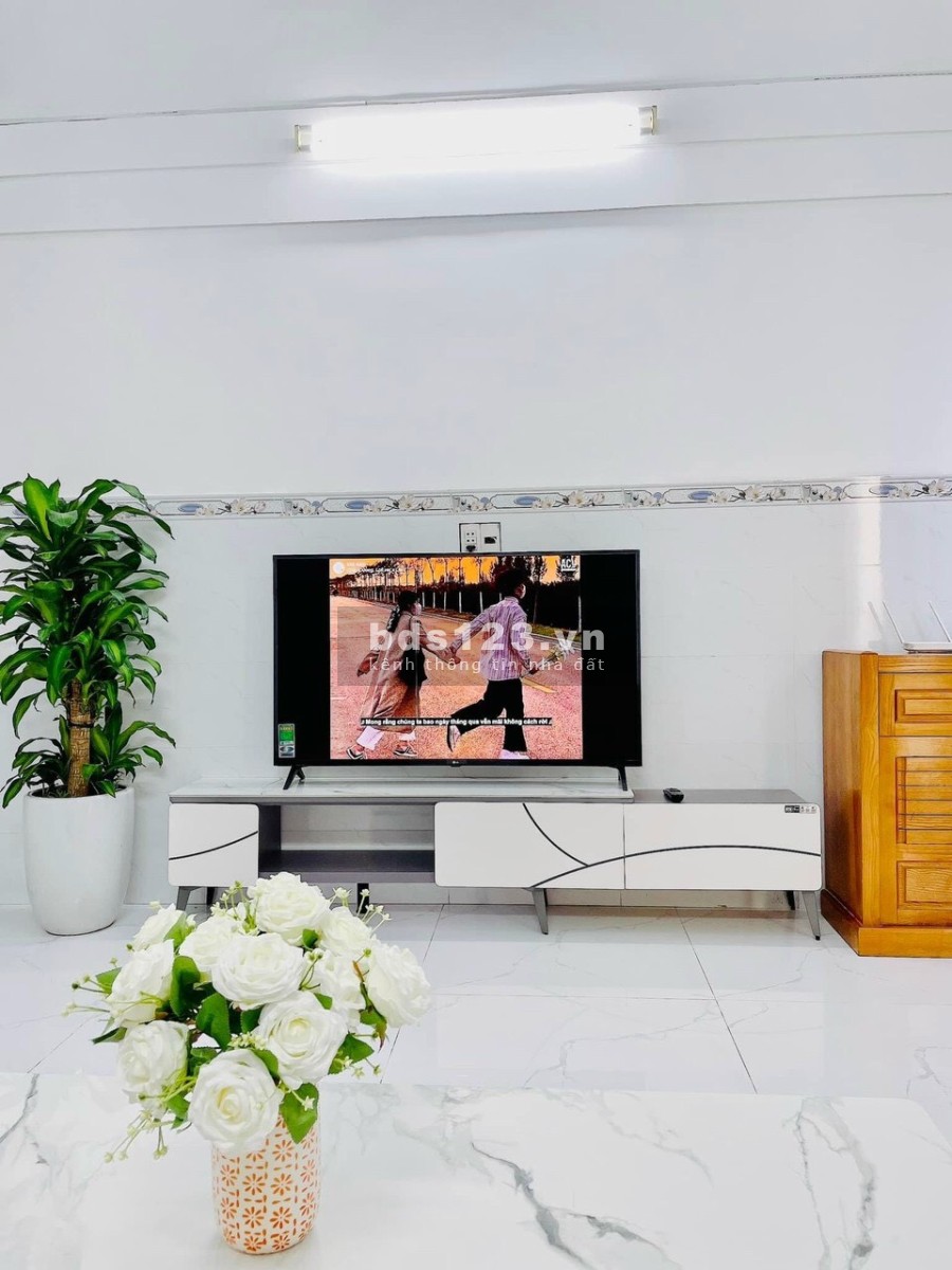 Chủ đi nước ngoài cần bán gấp nhà kề Nam Việt Á tiện ích đầy đủ, khu dân cư đông đúc