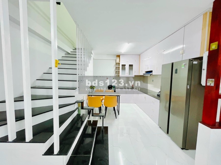 Chủ đi nước ngoài cần bán gấp nhà kề Nam Việt Á tiện ích đầy đủ, khu dân cư đông đúc