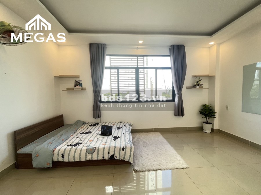 Đầy đủ nội thất cửa sổ lớn ngay Phan Văn Hớn Trường Chinh giá rẻ, toà nhà an ninh