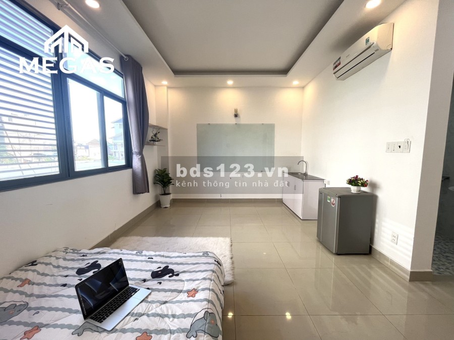 Đầy đủ nội thất cửa sổ lớn ngay Phan Văn Hớn Trường Chinh giá rẻ, toà nhà an ninh