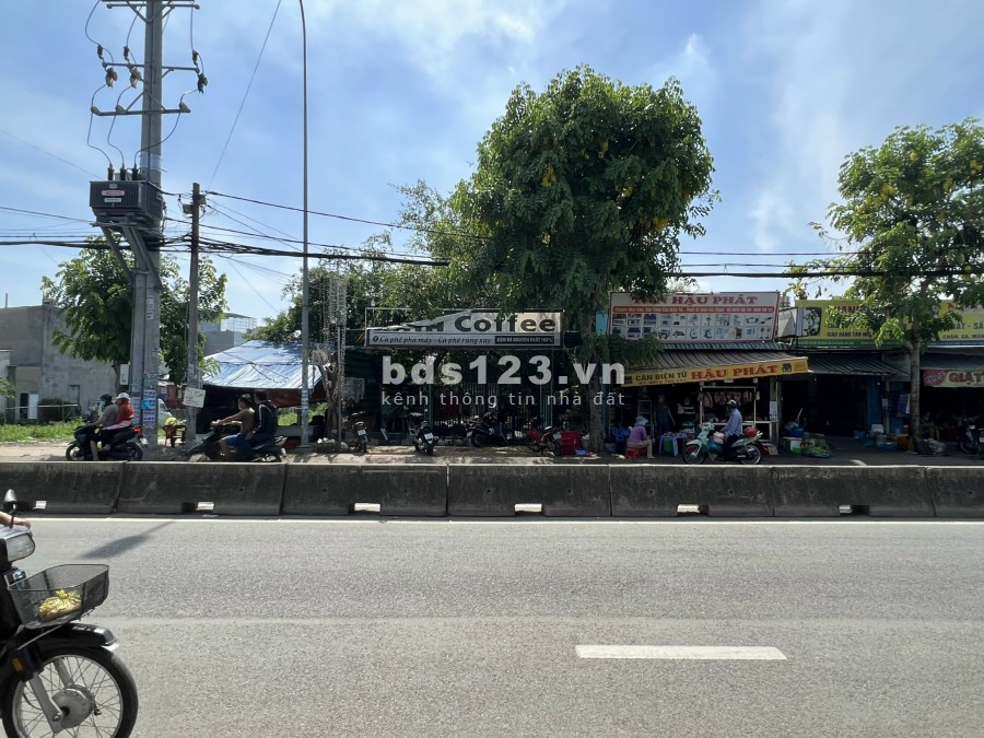 Đất mặt tiền đường Nguyễn Thị Sóc thuận tiện kinh doanh buôn bán cafe, quán nhậu Bida