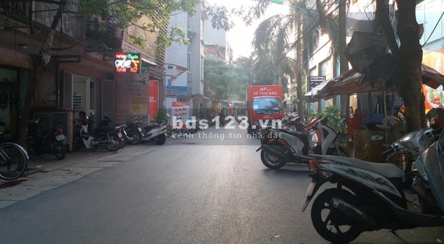 Bán nhà cấp 4, phân lô ô tô phố Chùa Láng diện tích 65m2 giá 11 tỷ liên hệ 0912442669