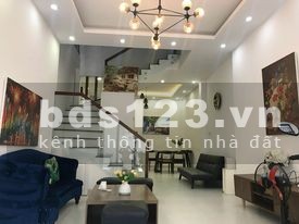 Nhà đẹp hiếm Doãn Kế Thiện, ô tô tránh nhau, diện tích sử dụng 35m2, 3 tầng, giá 6.2 tỷ
