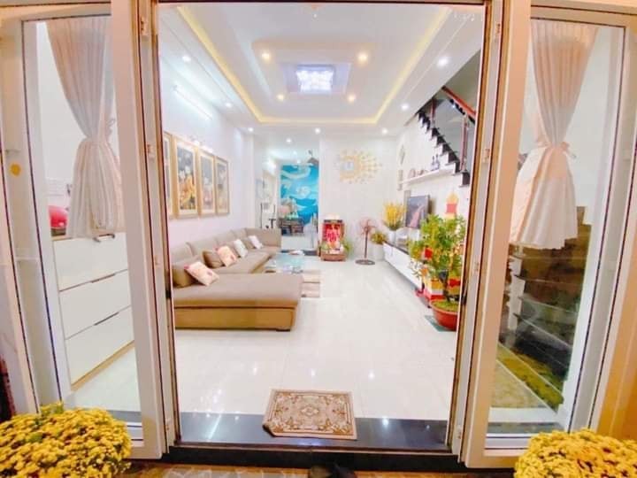 Bán nhà đường Trần Văn Ơn, Tân Phú, diện tích 91m2, 4 tầng hẻm xe hơi ra vào thoải mái