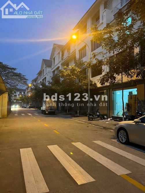 Bán liền kề Geleximco khu C, miễn trung gian, giá thoả thuận, liên hệ 0374880917