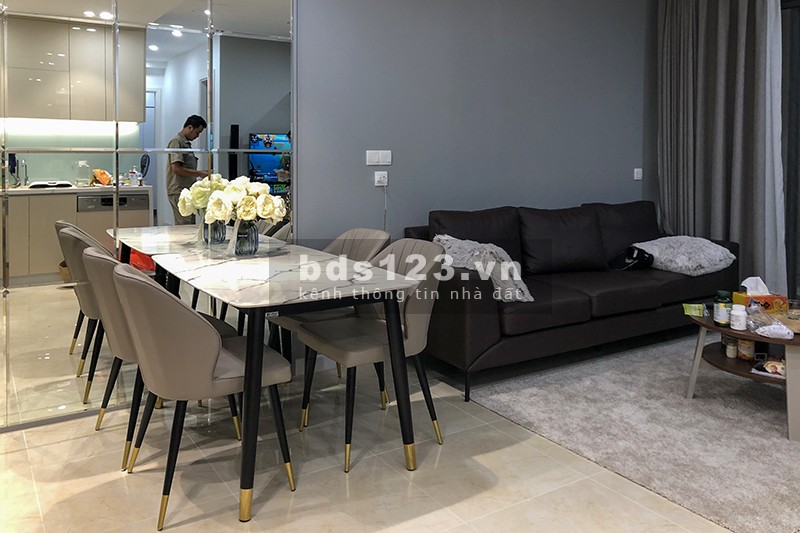 Cần bán nhà ngang 6m, dtsd 54m2, giá chỉ 4 tỷ, ô tô ngủ trong nhà, ngay bên cầu vượt Linh Xuân